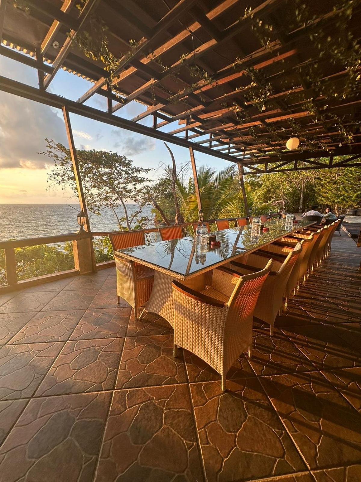 Kasuari Valley Beach Resort โซรง ภายนอก รูปภาพ
