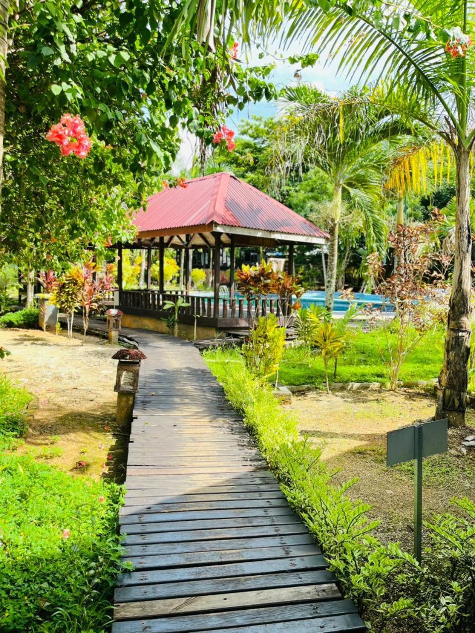 Kasuari Valley Beach Resort โซรง ภายนอก รูปภาพ